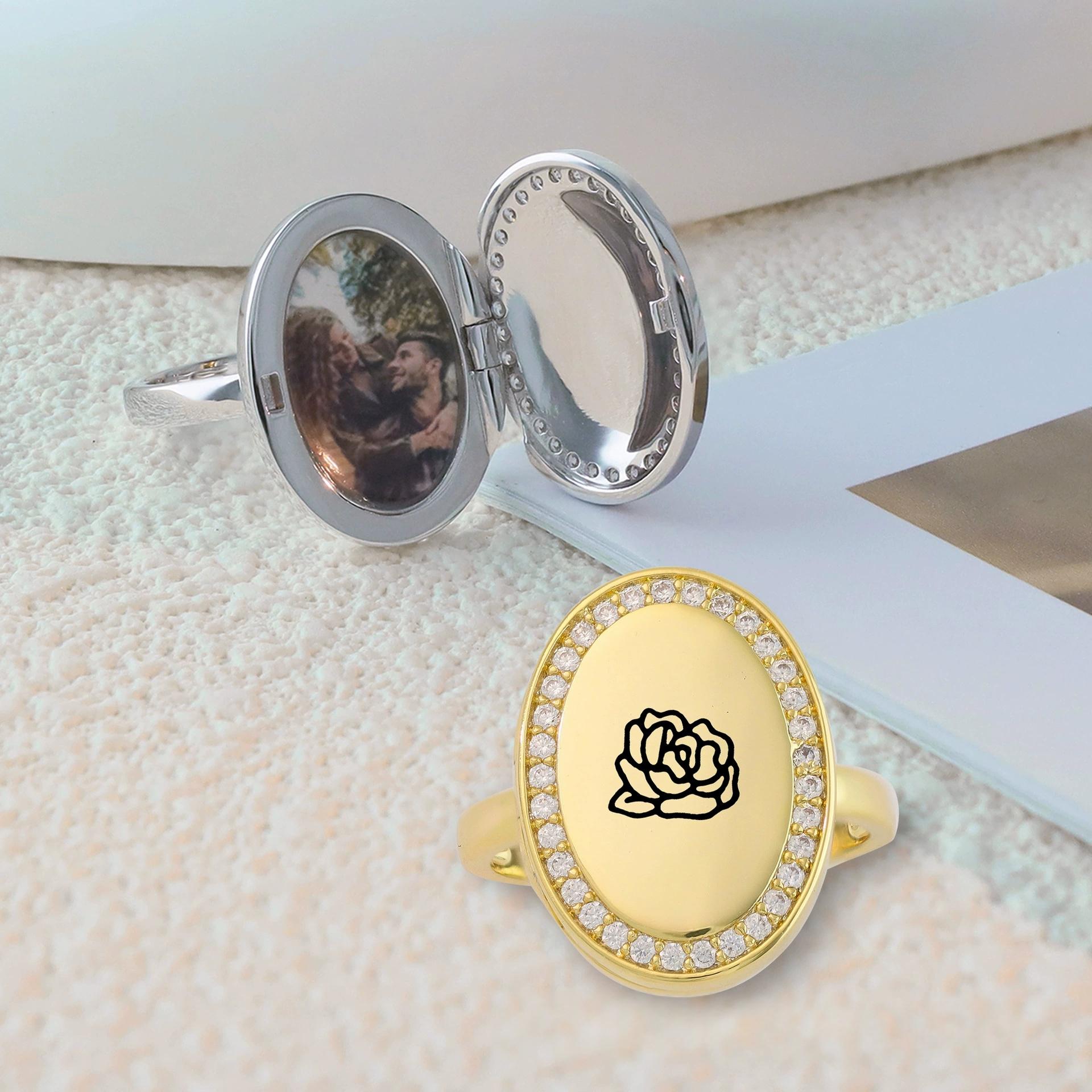 Flip-up Ring With Embedded Commemorative Photo