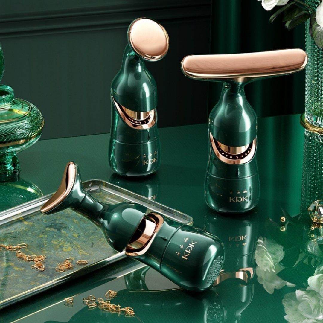 Four-dimensional Massage And Beauty Infusion Device