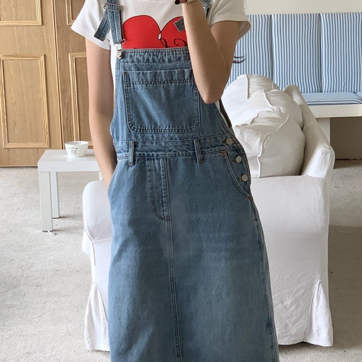 New Preppy-style Age-reducing Casual Denim Skirt With A Slit And Suspender Straps