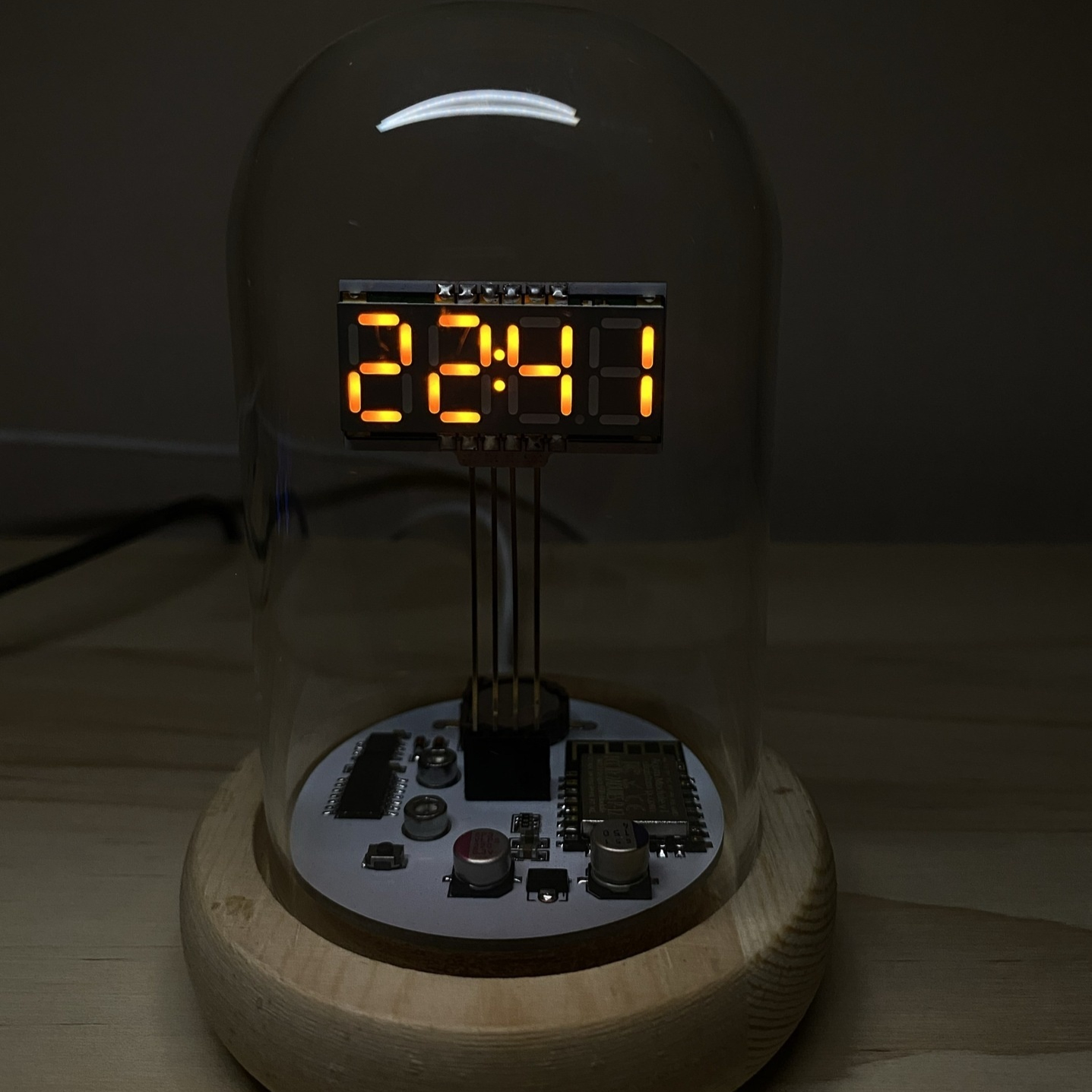 Creative Retro Desk Clock
