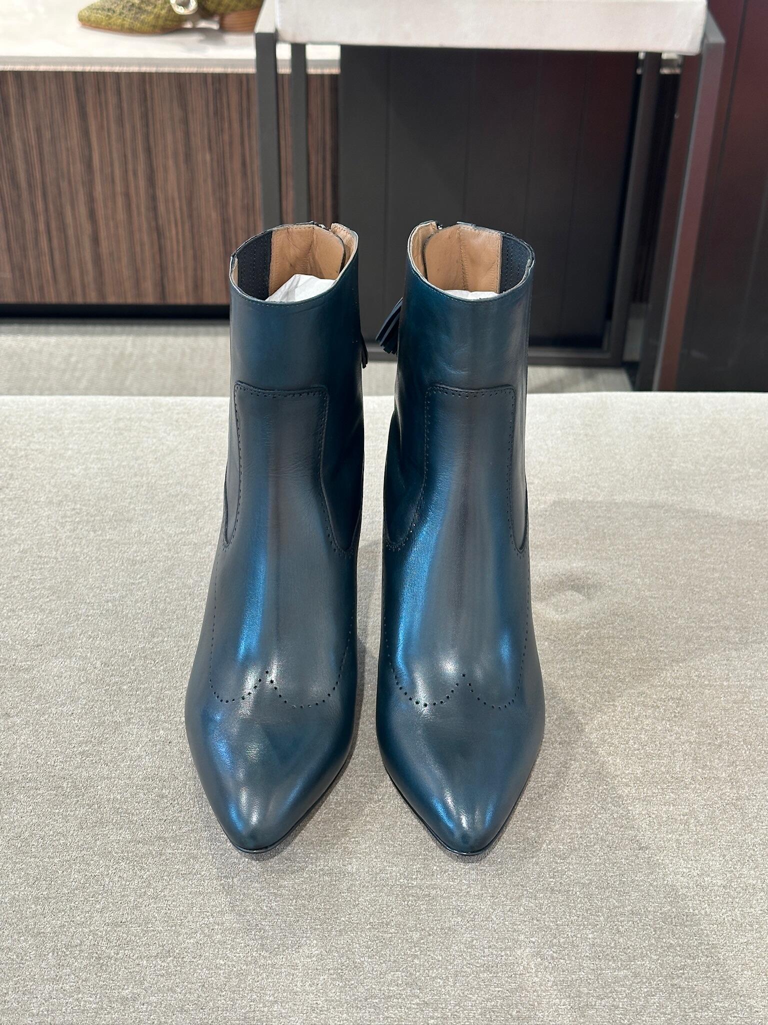 Suede Pointed-Toe Short Boots, picture 3 of 4