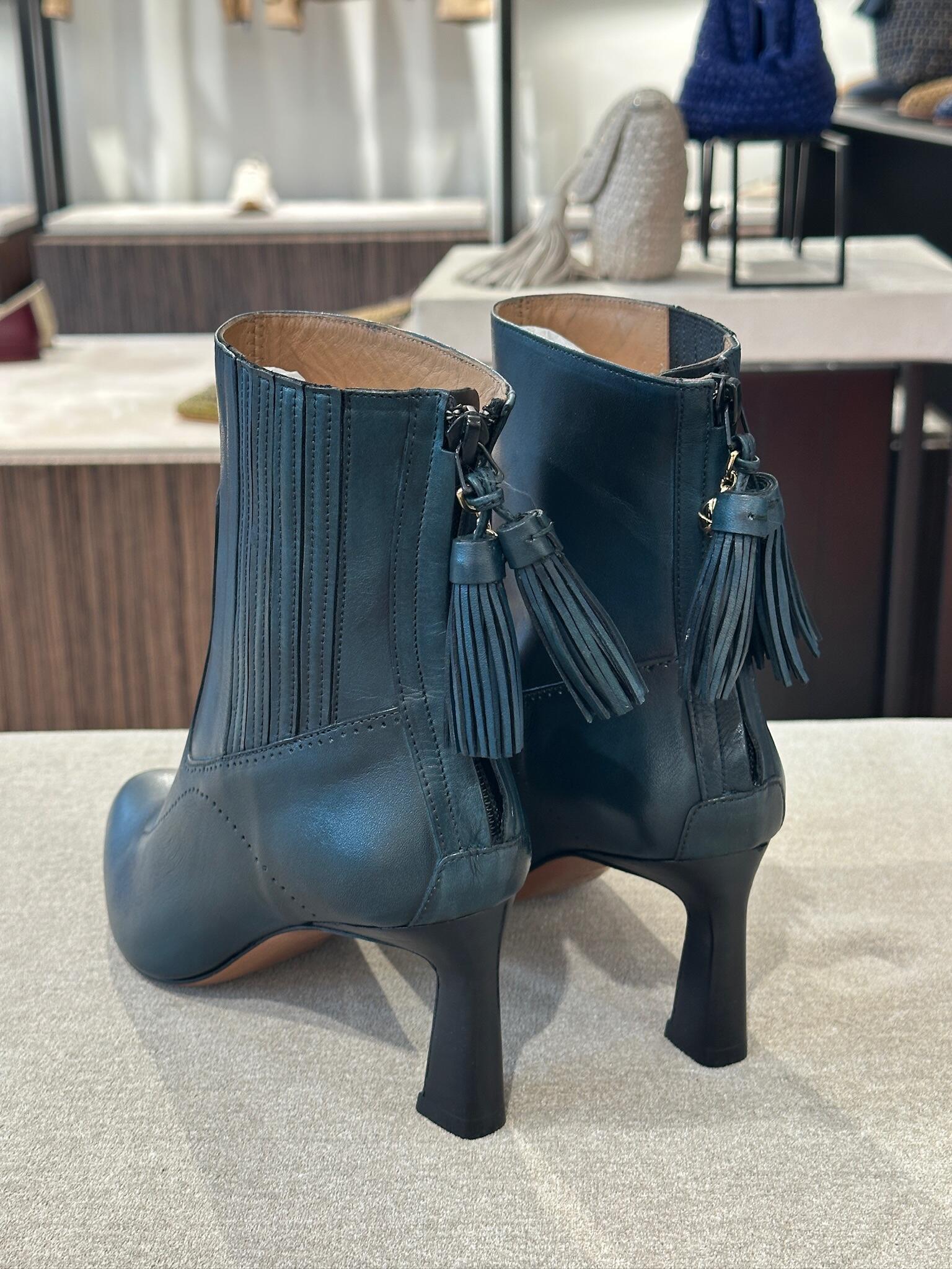 Suede Pointed-Toe Short Boots, picture 4 of 4