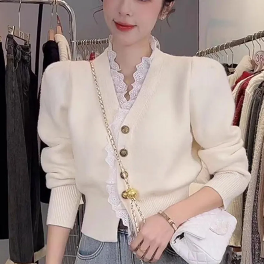 V-neck Spliced Lace Long-sleeve Sweater
