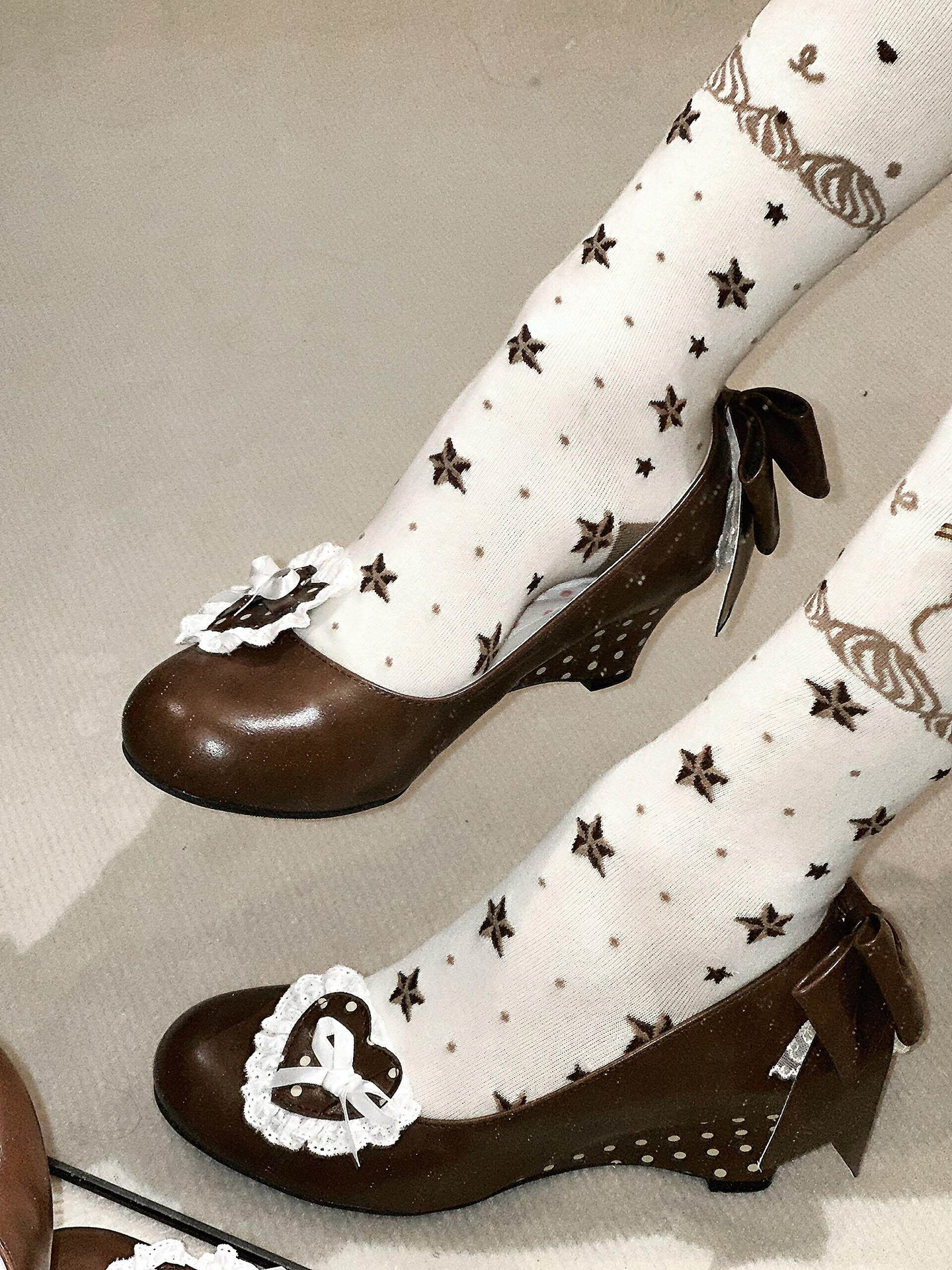 Wedge Bow Pumps, picture 2 of 4