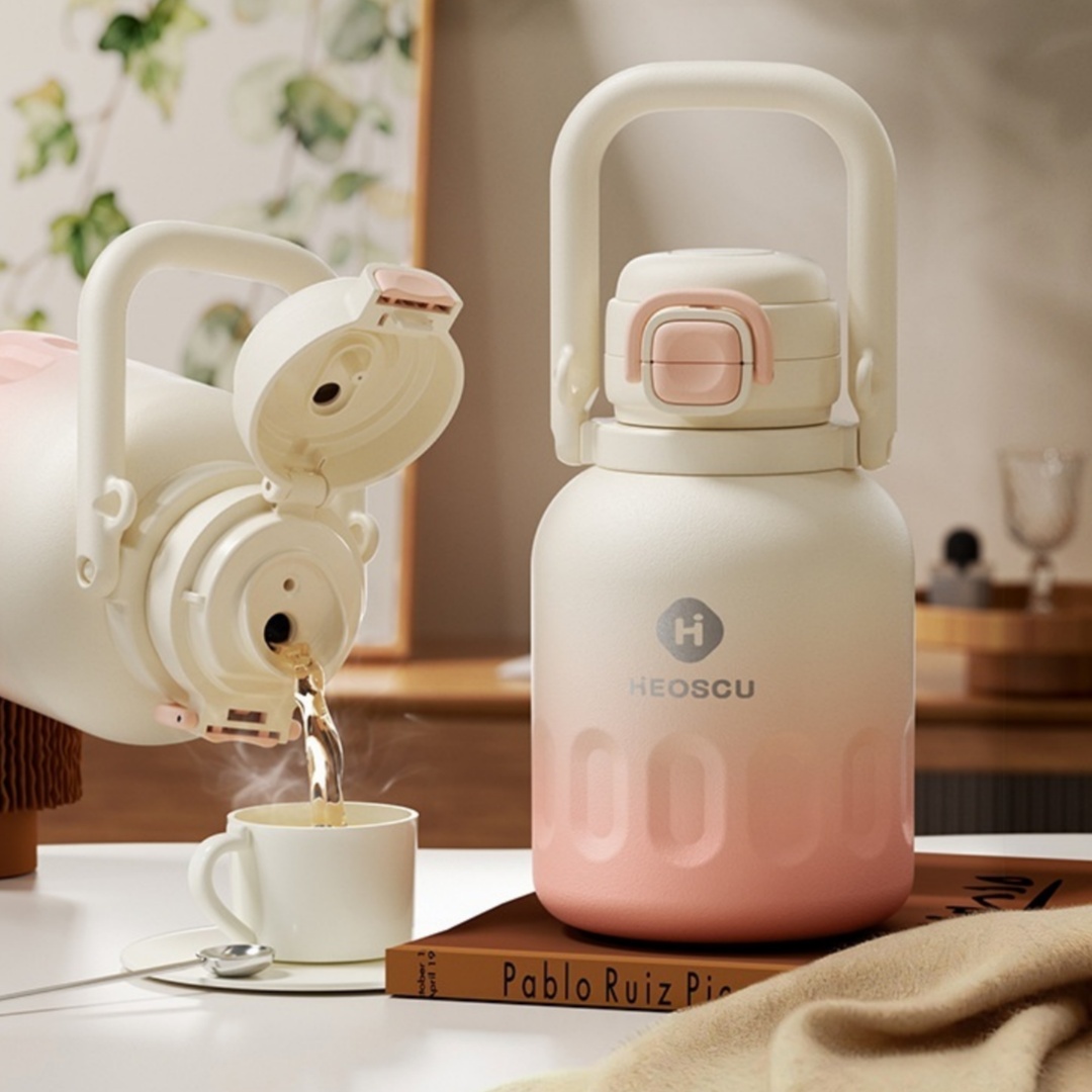Large-capacity Straw Water Bottle With Insulation