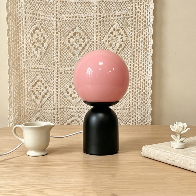 French-style Cream-colored Candy Desk Lamp For Table Decoration