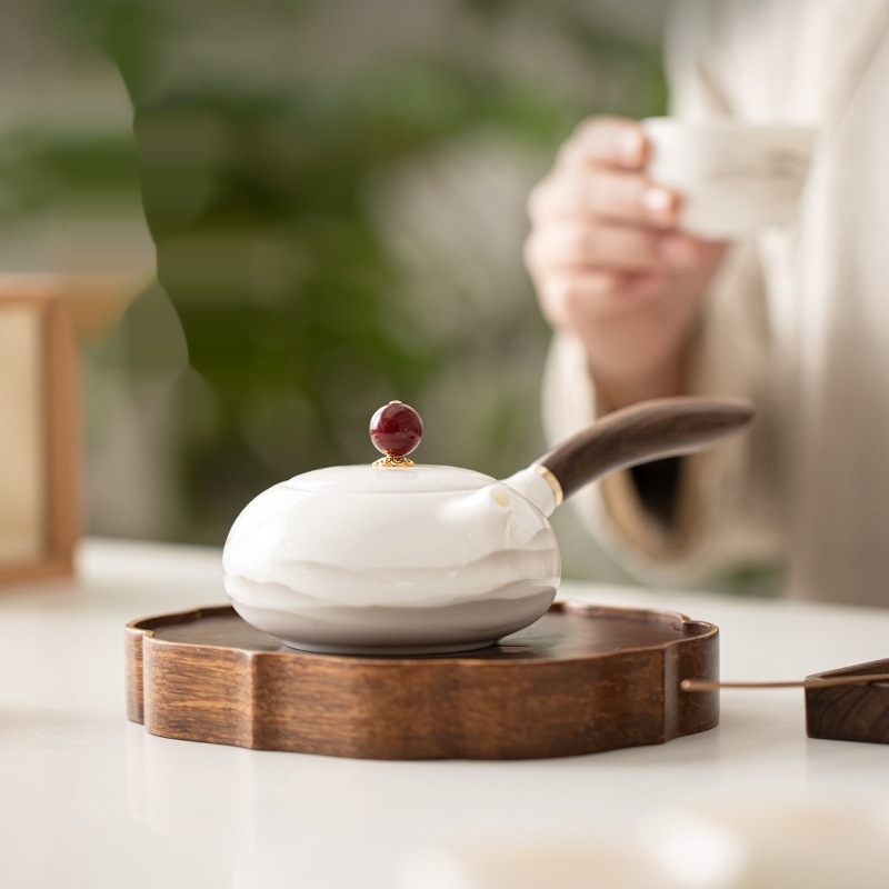 White Porcelain Ink-wash Distant Mountains Minimalist Teapot Ceramic Side-handle Pot