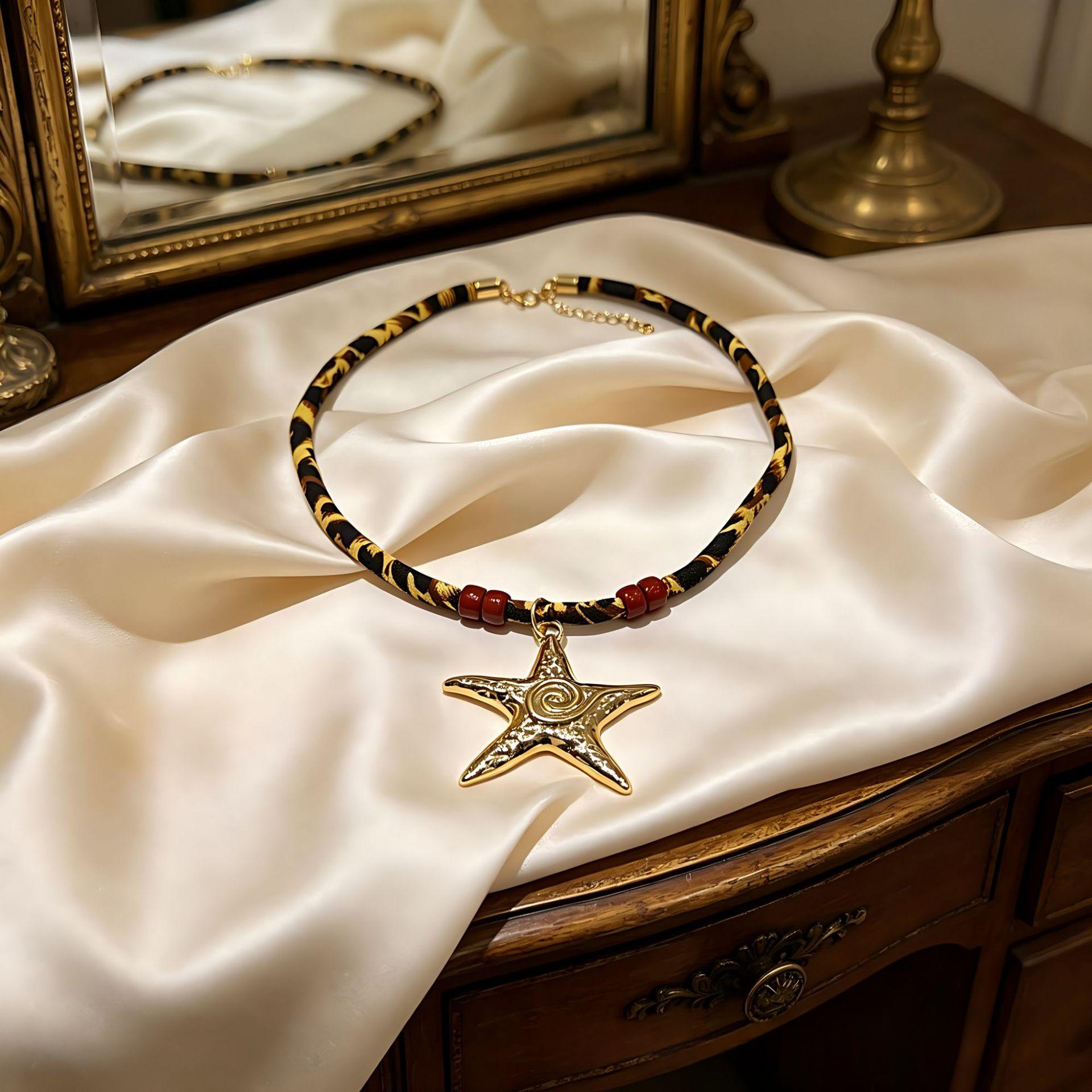 Alloy Starfish Pendant Necklace Accessory