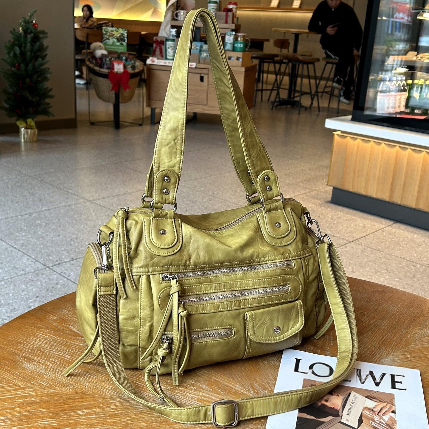 New Stylish Shoulder Bag Perfect For Commuting