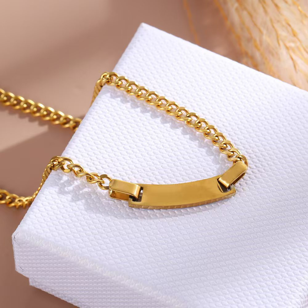 European-style Stainless Steel Engraved Necklace Unique And Personalized