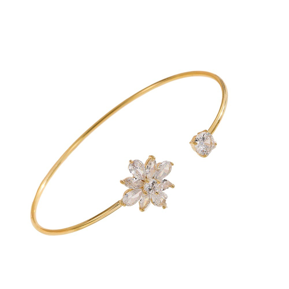 Elegant Open Design Bangle