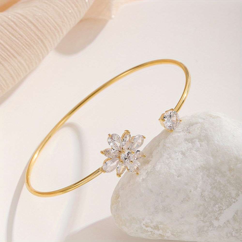 Floral Design Copper Bangle
