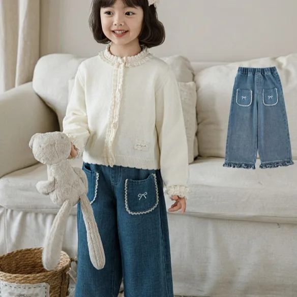 Fashionable Lace-trimmed Pocket Childrens Ruffled Denim Jeans