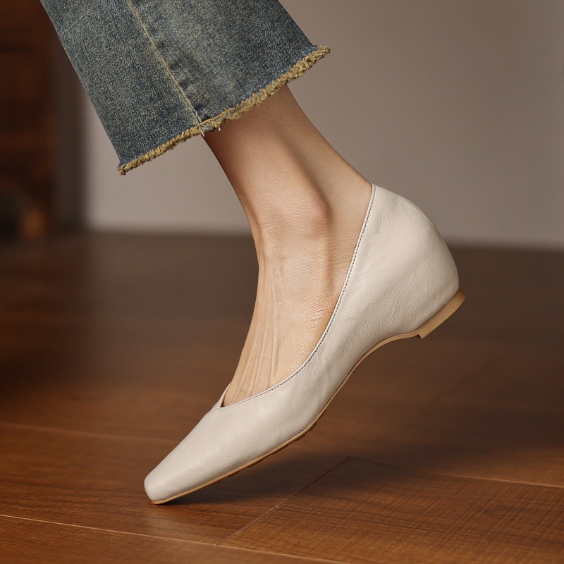Women's Vintage Leather Shoes With A Square Toe And Sheepskin Upper 76338dfc 375e 426a 94dc 57b5ae3480e5