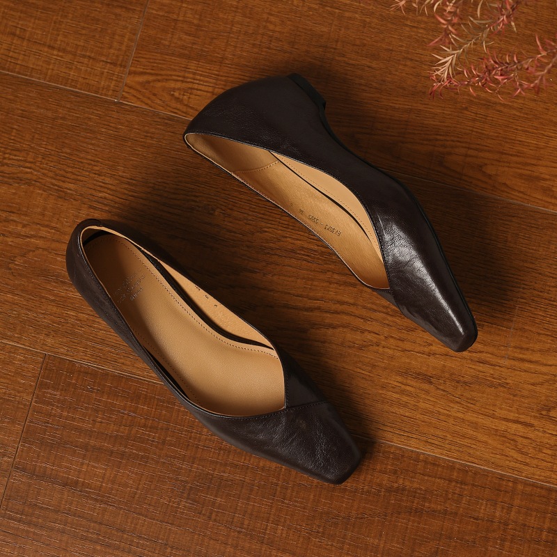 Women's Vintage Leather Shoes With A Square Toe And Sheepskin Upper 8f83b3b1 92eb 4828 A6ff 3a4790d4eb51