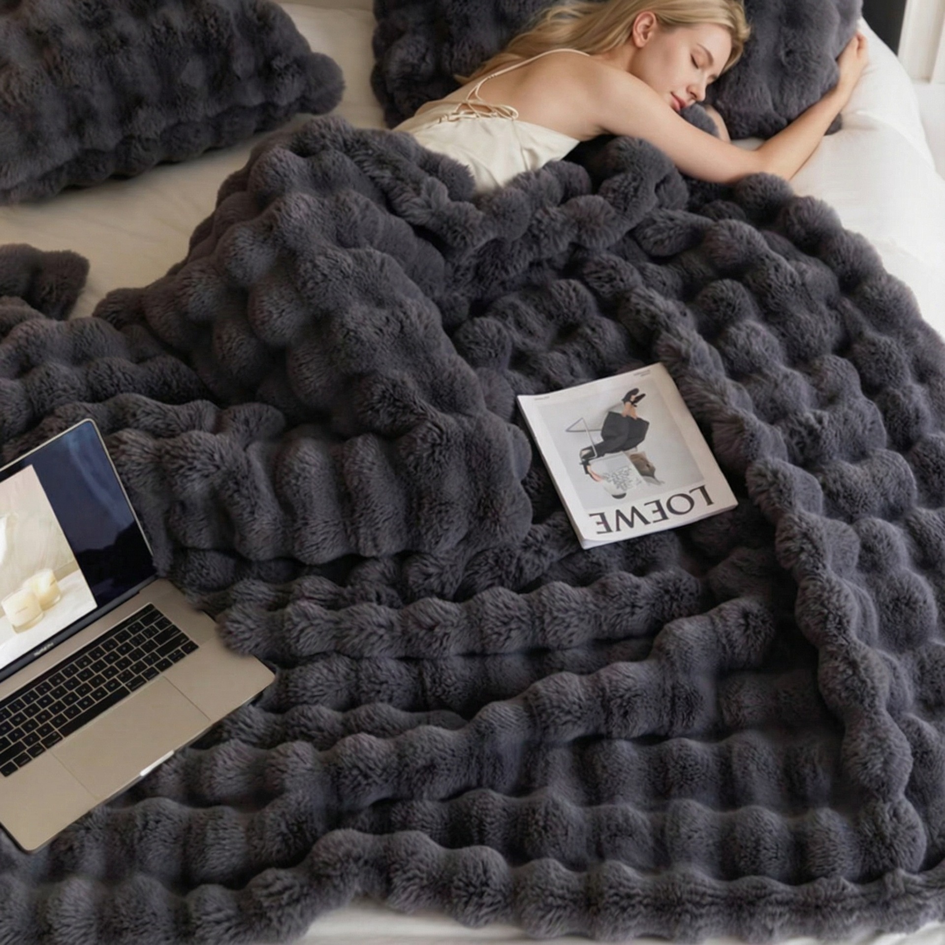 Sofa Blanket Is Super Soft, Comfortable, And Warm — image 12 of 17