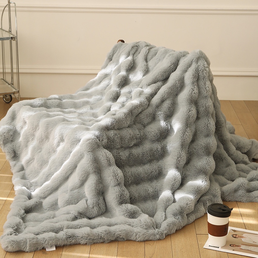 Sofa Blanket Is Super Soft, Comfortable, And Warm — image 5 of 17