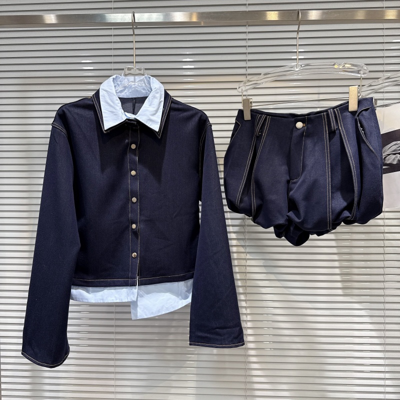 Spicy Girl Style Shirt-collar Faux Two-piece Jacket With Bloom-shaped Shorts