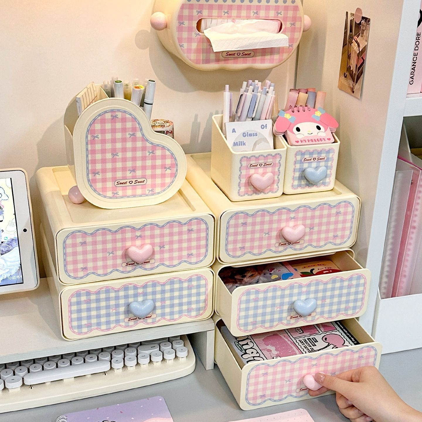Cream-style Cosmetic Desk Vanity With Large-capacity Drawer Storage Box