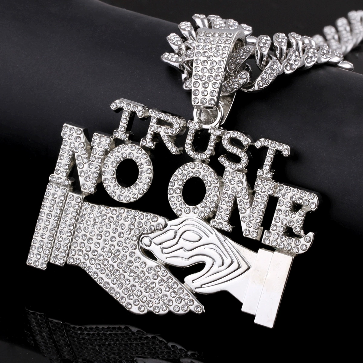 European And American-style Fully Diamond-studded Alloy Cuban Chain Necklace Gold Round Card
