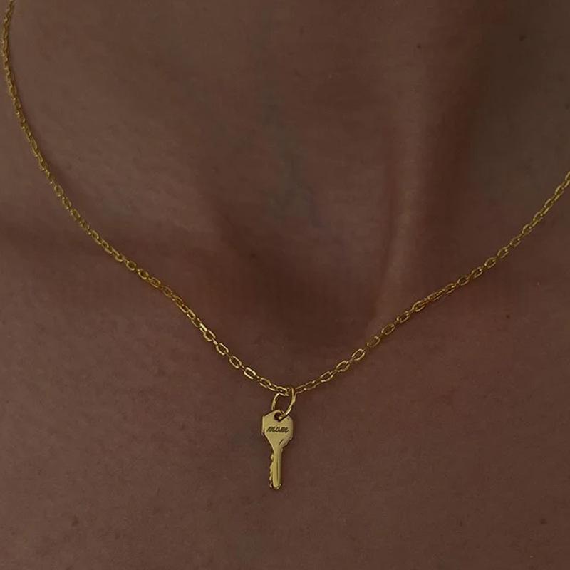 Key-shaped Stainless Steel Choker Necklace Gold Double Sided Letters