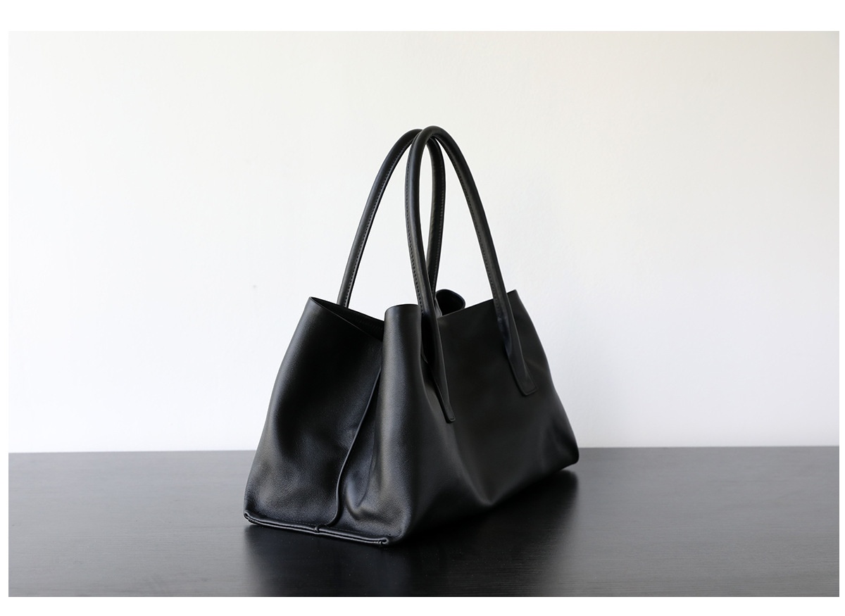 Light Luxury Minority Top Layer Cowhide Tote 42cdf60c 65a3 4d3c 8b8e 3e734ea9e964 Trans