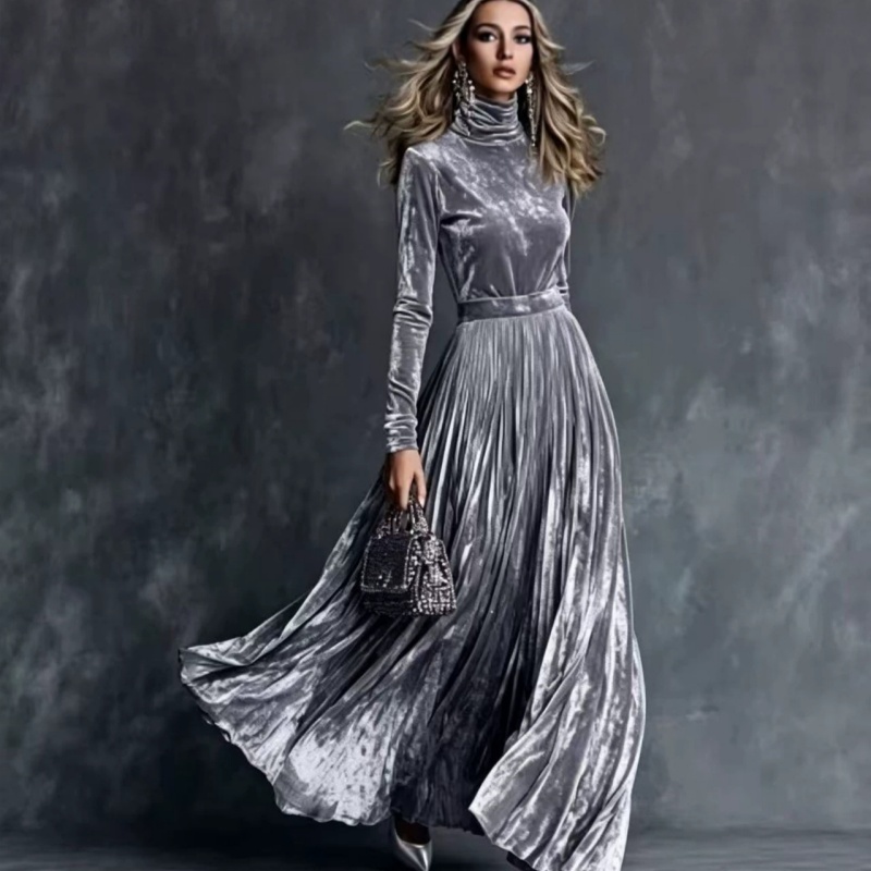 Velvet Solid-color Midi Pleated Dress