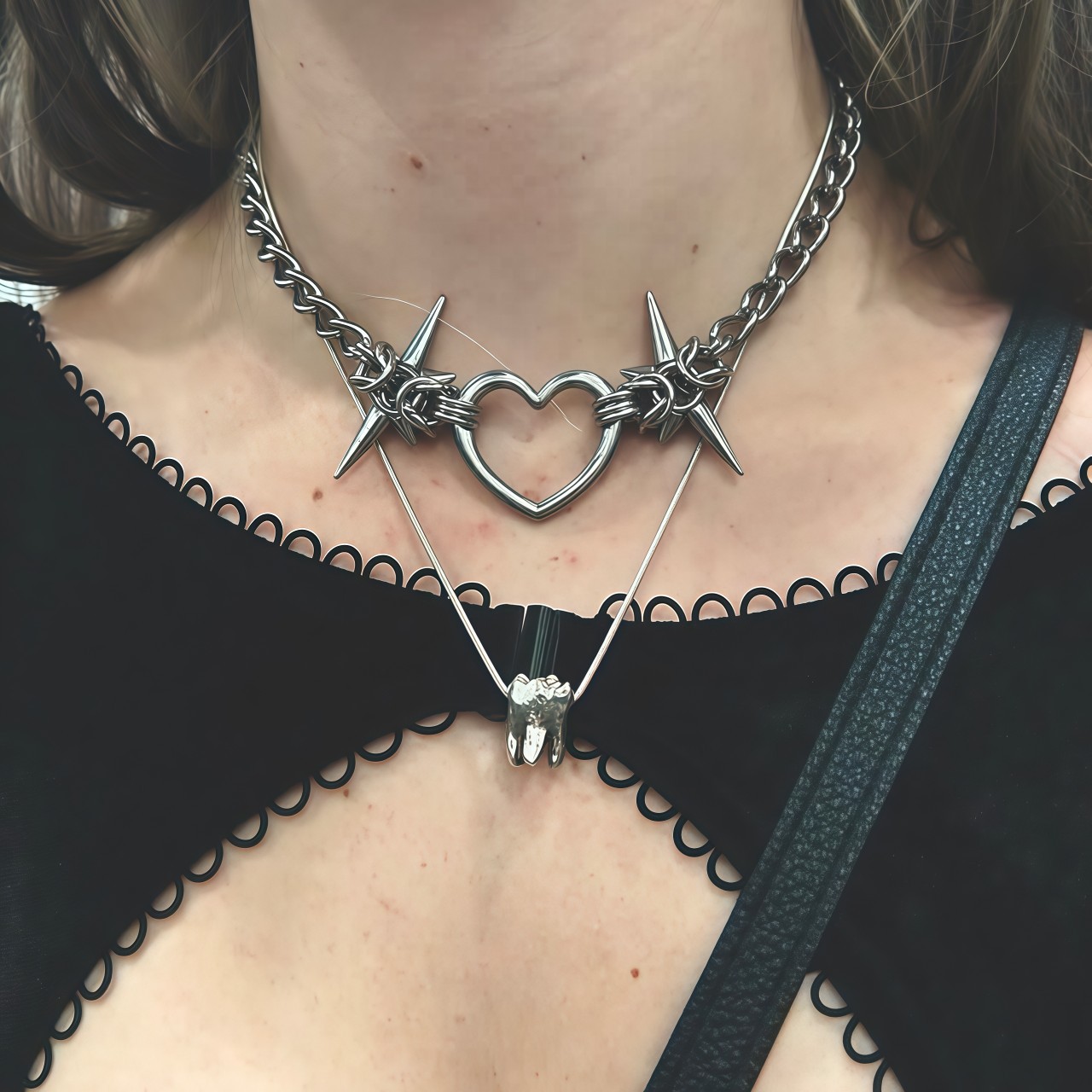 Men's And Women's Heart-shaped Stiletto Necklace