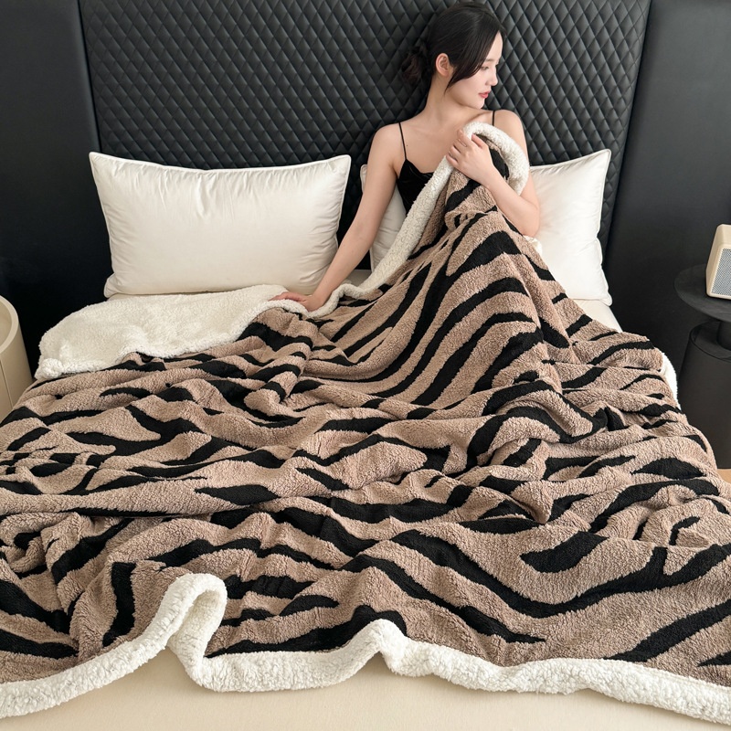 Sherpa Fleece Throw Blanket, picture 11 of 11