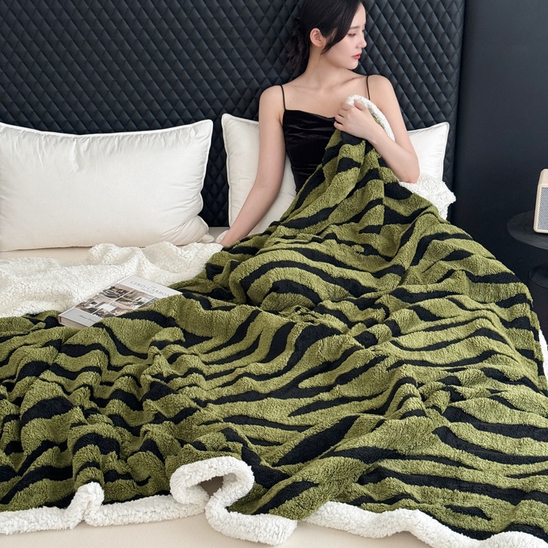 Sherpa Fleece Throw Blanket, picture 10 of 11
