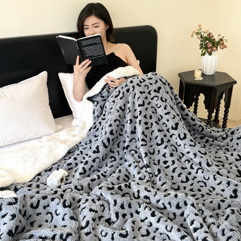 Sherpa Fleece Throw Blanket, picture 4 of 11