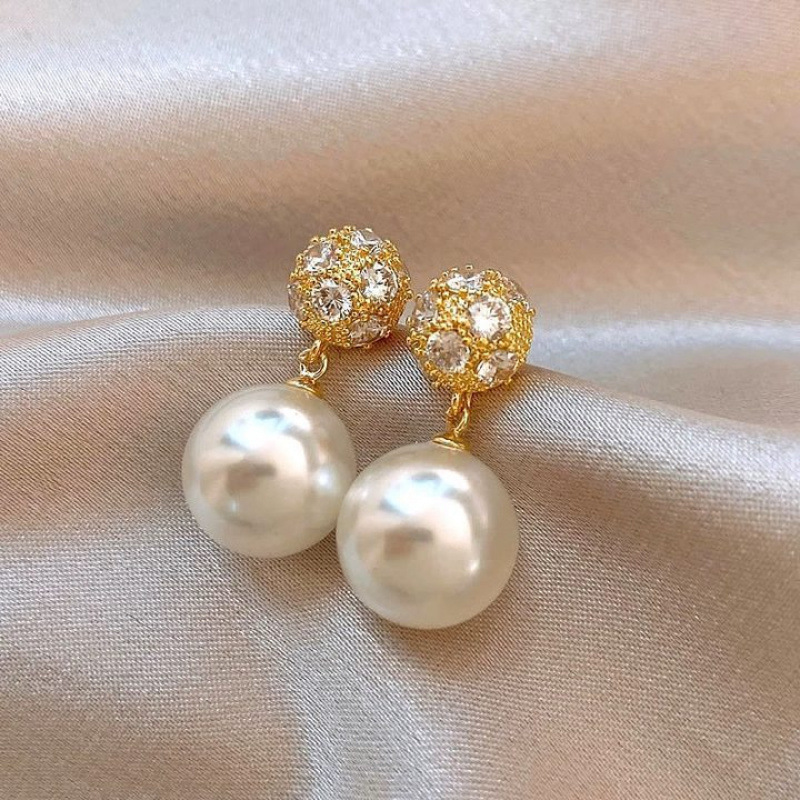 Fashion Temperamental Tassels Stud Earrings For Women