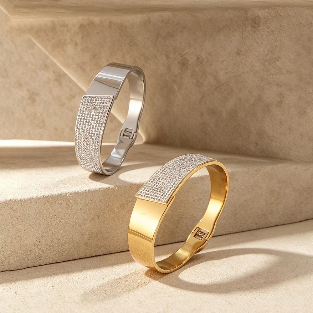 Diamond-encrusted Personalized Titanium Steel Bracelet Elegant And Chic