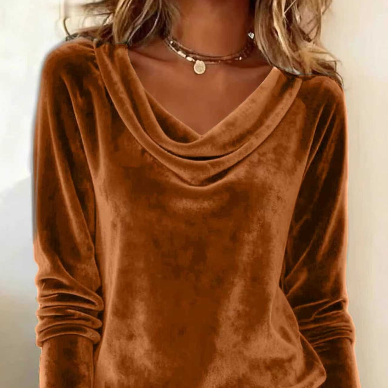 Solid-color Scoop-neck Long-sleeved Sexy Velvet