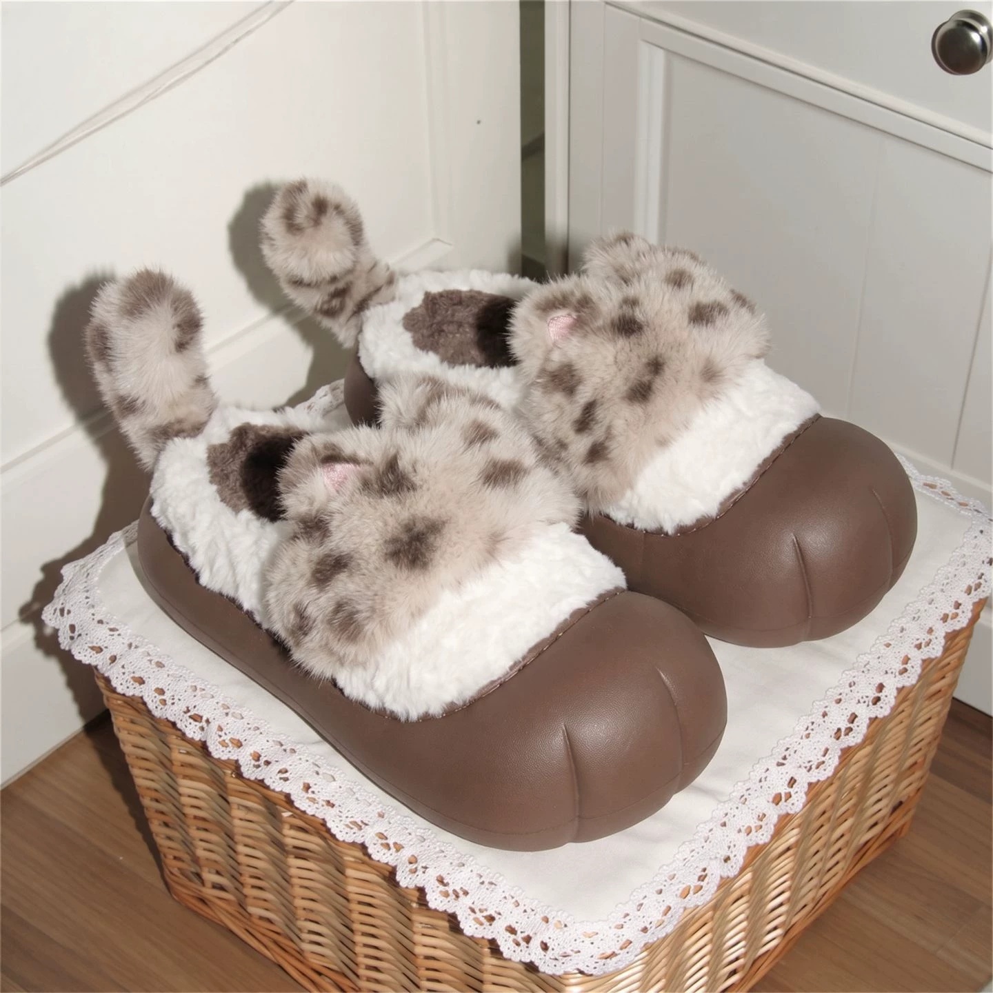 Cute Kitten-ear Indoor Slippers With Non-slip Soles And Warm Lining