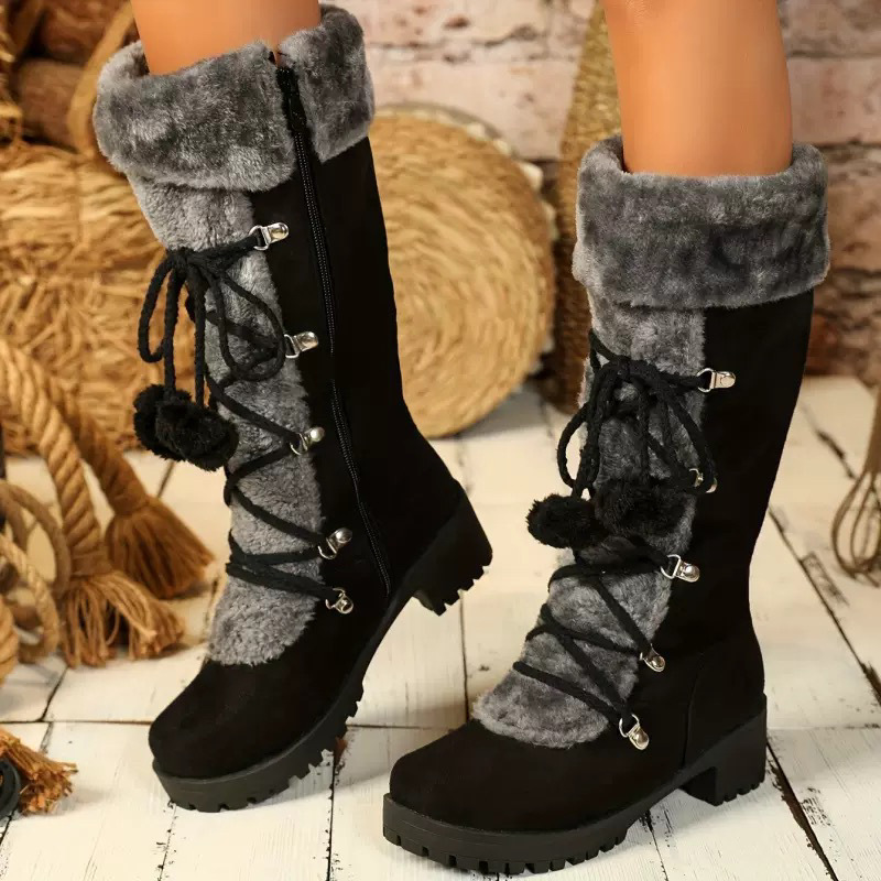 Front Lace-up Warm Boots In The Snow
