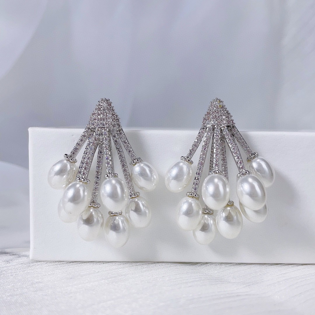 Retro Bouquet Teardrop Flower Earrings