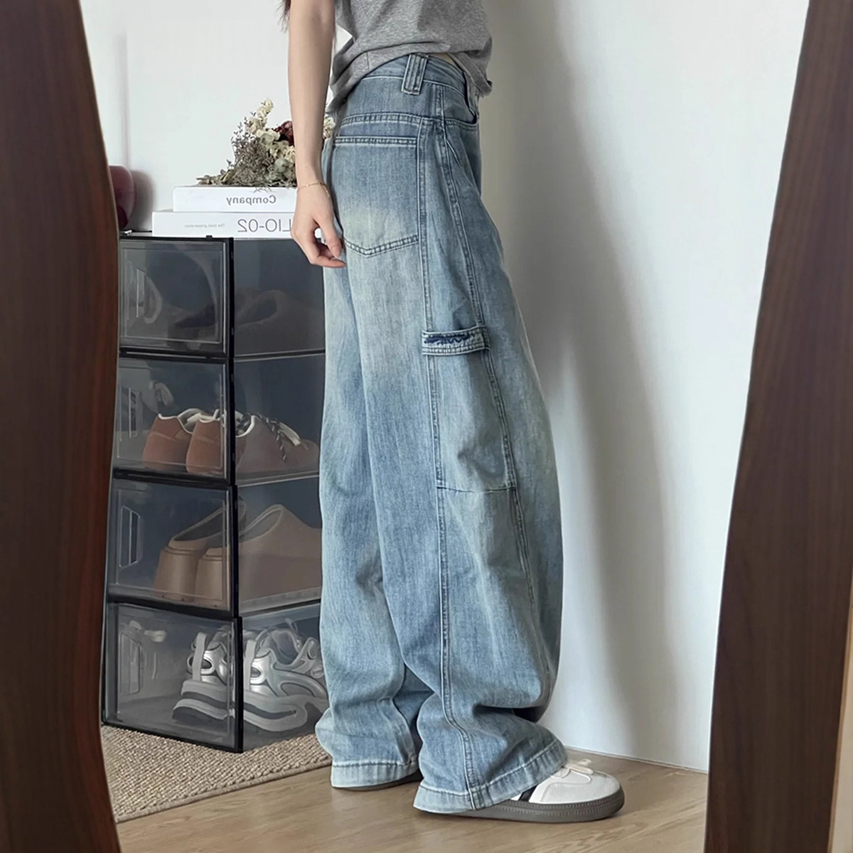 High-waisted Loose-fit Straight-leg Jeans