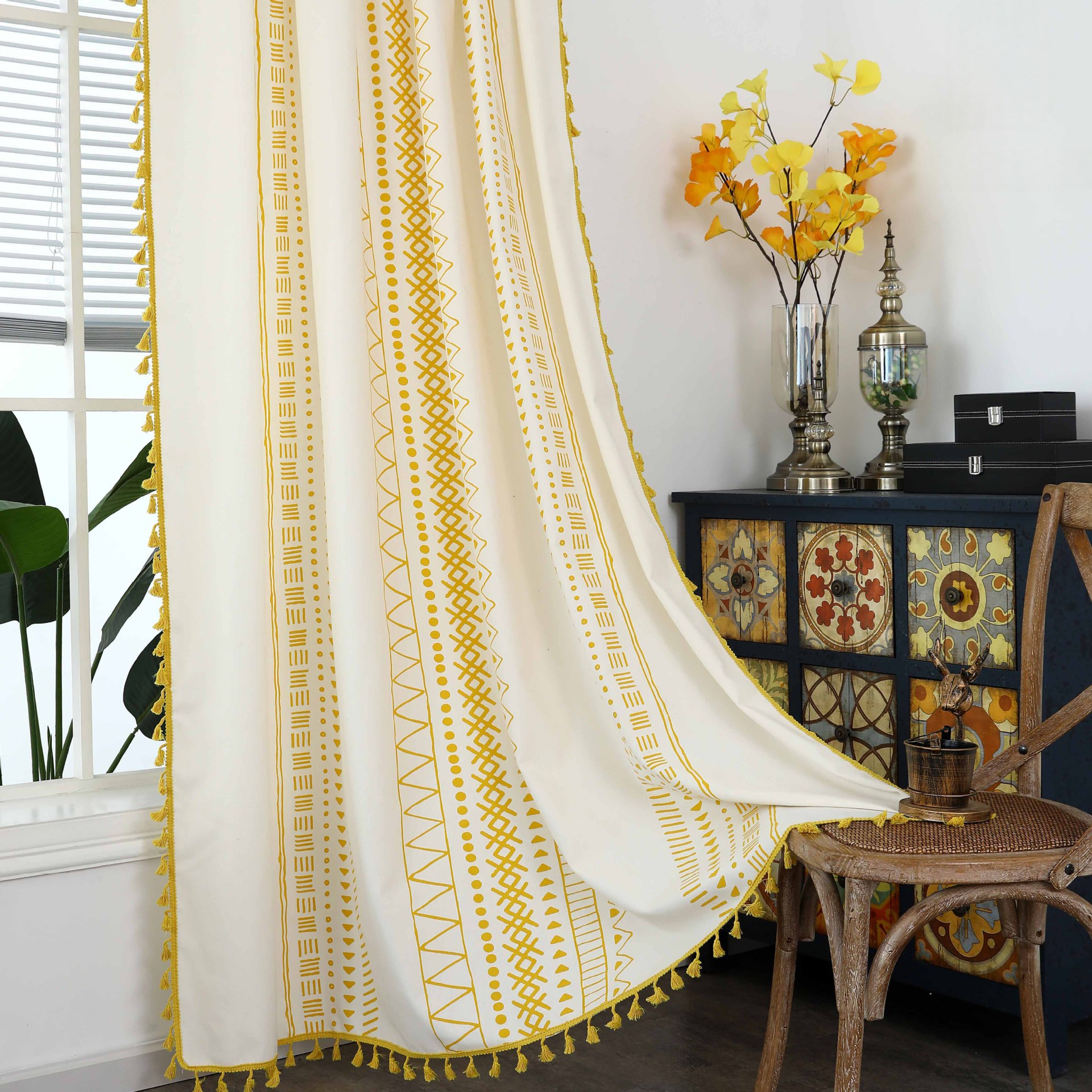Bohemian Cotton-linen Printed Geometric Farmhouse-style Yellow Tassel Bed